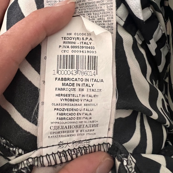 🔥⭐️Rinascimento Animal Print Top - Picture 4 of 6